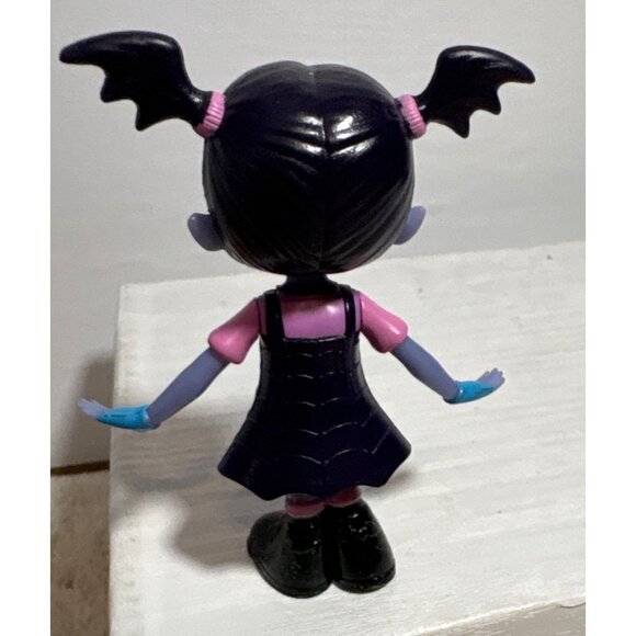 Vampirina Figurines Wolfie Dog, Vamprina, Oxana Hauntley, Bridget Vee Hauntley - Picture 12 of 13